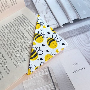 Fabric Corner Bookmarks, gift for booklovers, Notebook accessory, Happy bee pattern. Stocking filler.
