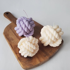 Minimalist Yarn Ball Candle, pastel candle, rope knot candle, aesthetic home decor, unique gift, handmade soy candle