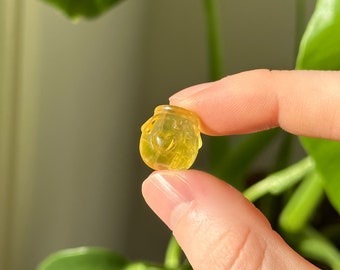 Tarro de miel de fluorita arcoíris / Mini talla de cristal / Energía de abundancia y alegría / Linda figura de fluorita / Regalo de cristal caprichoso