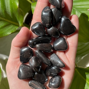 Piedra pulida de hematita / Cristal de conexión a tierra y protección / Piedra de sanación magnética / Equilibrio del chakra raíz / Gema de hematita pulida