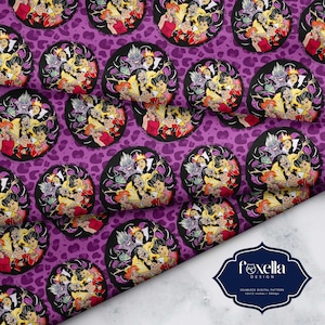 Op de afbeelding: Een naadloos digitaal patroon met een herhalend ontwerp van verschillende Disney-schurken in een cirkel op een paarse achtergrond met een luipaardprint. De schurken zijn onder andere Maleficent, Ursula, Cruella de Vil en de boze koningin.
