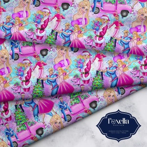 Può includere: Motivo digitale senza cuciture con un design ripetuto di una donna bionda, un uomo in abito blu, un camion rosa e un albero di Natale. Il motivo include una figura simile a Babbo Natale e una coppia che balla. La tavolozza dei colori include rosa, blu e bianco.