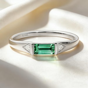 Baguette Emerald Ring, 14K White Gold, Minimalist Stacking Band, Handmade Rectangular May Birthstone Ring, Gift for Mother Girlfriend Wife