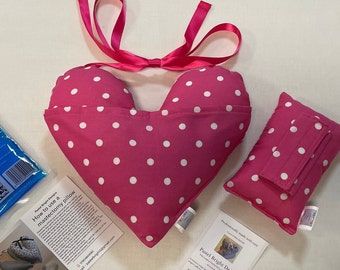 Kit de Mastectomia Pink Spot: Almofada em formato de coração + Almofada para cinto de segurança + Pacote de gel. Kit de cuidados para recuperação pós-cirúrgica. Conjunto para presente pós-mastectomia. Cirurgia de mama/tórax.