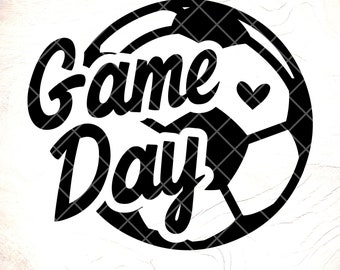 Peut inclure: Conception graphique en noir et blanc avec un ballon de football et le texte "Game Day" avec un petit cœur.