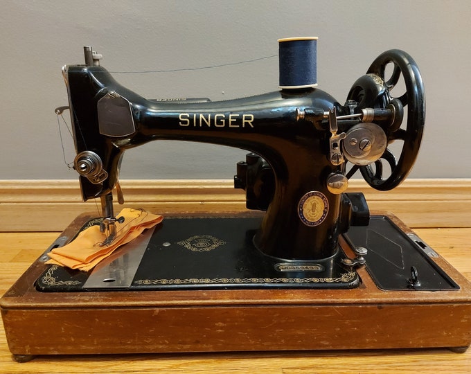 1951 Centennial Singer Sewing Machine With Case & Power Supply JC359499. Fully Operational and
