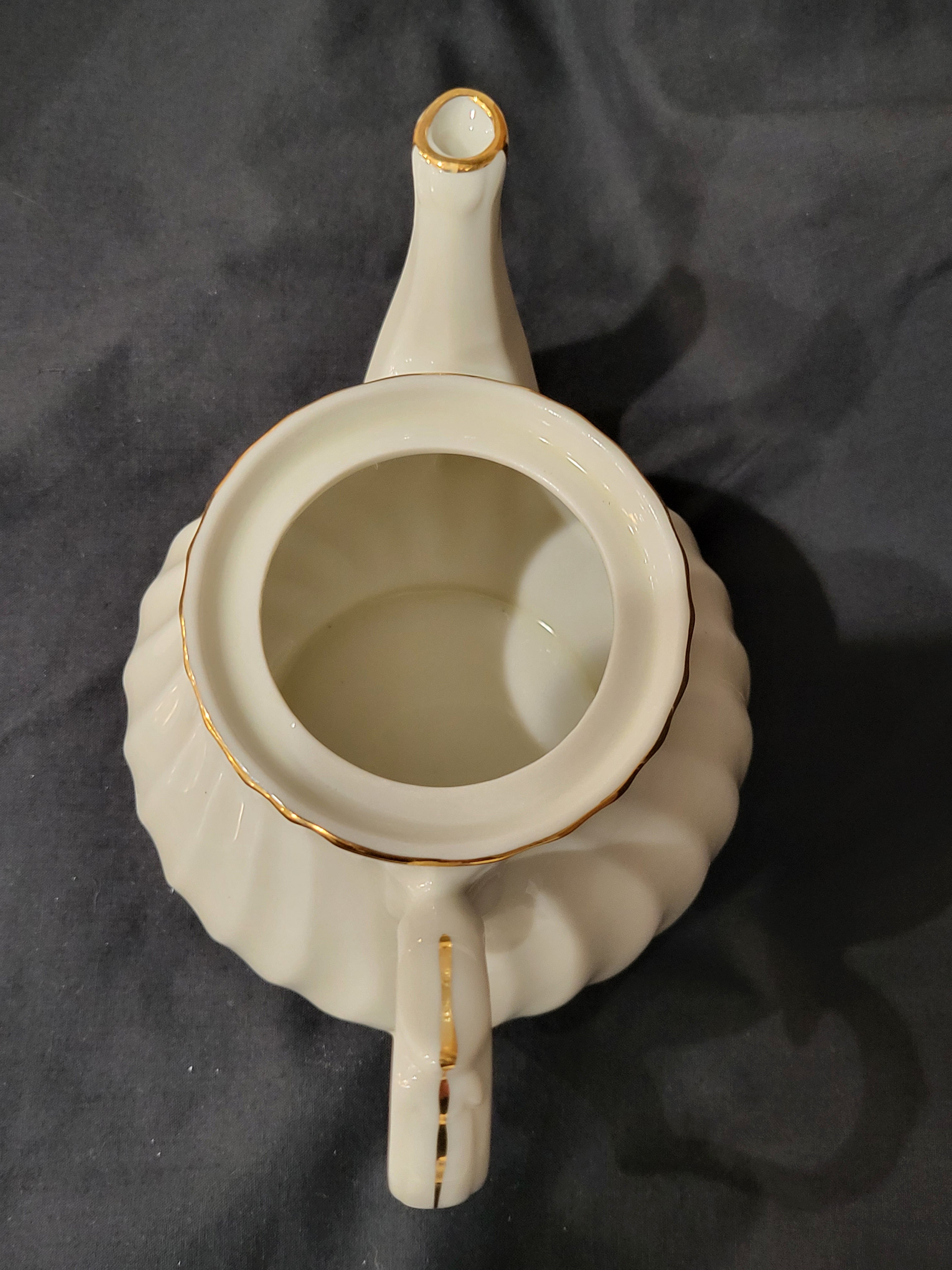 Vintage Teapot Regal Manor Teapot Robinson Design Group Fine China 1989