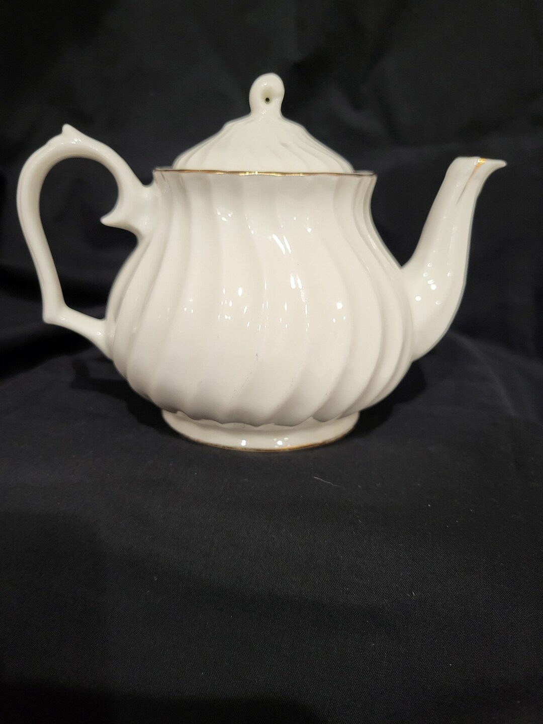 Vintage Teapot Regal Manor Teapot Robinson Design Group Fine China 1989