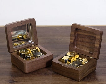 Personalisierte Walnuss-Holzspieluhr, handgemachtes Jubiläumsgeschenk