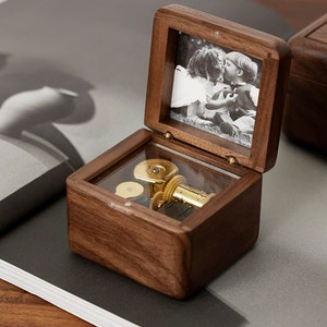 Personalized Wooden Music Box,Wooden photo frame music box,Wooden music box with pictures and carvings,Custom wind-up music box