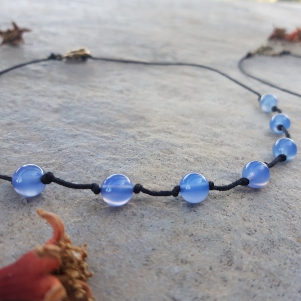 Collana con perline di Agata Blu naturale, girocollo con pietre di alta qualità. Tre diversi tipi di chiusure anche regolabile. Fatto a mano