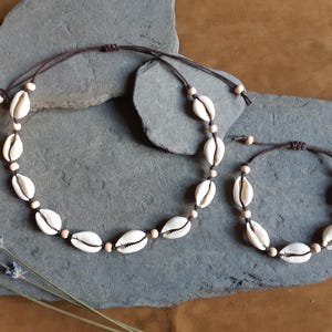 Gargantilla de concha cauri con conchas grandes. Joyería de surf para hombre y mujer, joyería tribal marina, collar africano hecho a mano para mujer.