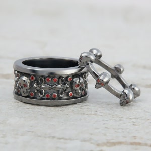 Skull Wedding Bands for Couple, His and Her Promise Ring Set, Matching Anniversary Bands, Gothic Couple Rings, Goth Jewelry, Sterling Silver
