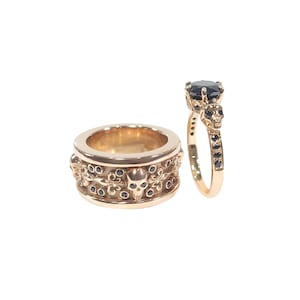 Matching Skull Wedding Ring Set His and Her, Black Onyx Fleur De Lis Skull Couple Rings, Gothic Jewelry Rose Gold Finish 925 Sterling Silver