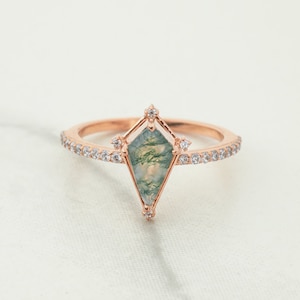 Kite Cut Green Natural Moss Agate and Round Moissanite Vintage Style Engagement Ring-Rose Gold-White Gold-Healing Jewelry-Her Statement Ring