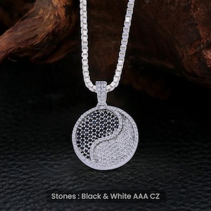 Collar Yin Yang de plata de ley 925 con circonitas cúbicas en blanco y negro, colgante Yin Yang helado con cadena, joyería Tai Chi, equilibrio espiritual