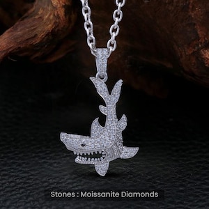 Shark Necklace VVS1 Moissanite Iced Out Shark Pendant Charm Chain 925 Sterling Silver Megalodon Fish Ocean Jewelry Fisher Sailor Gift Unisex