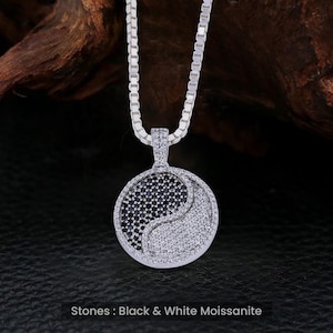 Collar Yin Yang de plata de ley 925 con colgante Yin Yang helado de moissanita blanca y negra con cadena, joyería de Tai Chi, regalo espiritual de equilibrio