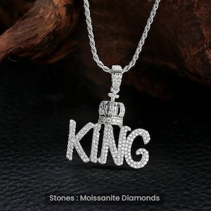Moissanite Diamond Iced Out King with Crown Pendant Necklace for Men, 925 Sterling Silver Hip Hop Jewelry Urban Streetwear Fashion Statement