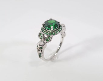 White Gold Skull Wedding Ring Skull Engagement Ring for Women Gothic Ring Goth Witch Skull Jewelry Green Emerald Gemstone Halloween Handmade