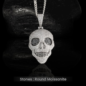 Iced Out Skull Necklace Moissanite 925 Sterling Silver Two Tone Skull Pendant Gothic Halloween Jewelry Spooky Charm Hip Hop Cool Biker Gift