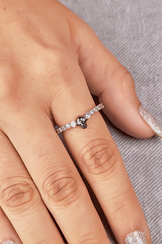 Anillo de calavera pequeño con calavera de moissanita, anillo de