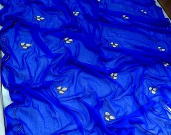 Blauwe sari van chiffon: handgemaakt sitara-borduurwerk, Indiase trouwkleding