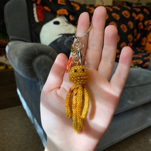 SPICED PUMPKIN, Halloween, accessories, Meep, keychain, knitted keychain, AbiNormal Creations, handmade, cute, kawaii, Halloween gifts