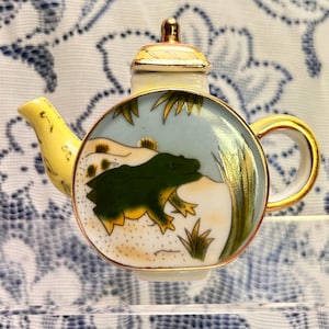 Miniature Tea Pot Vivian Chan Frog on Beach Handpainted Porcelain 2000