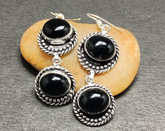 Orecchini pendenti in argento sterling e onice nero fatti a mano - Italia