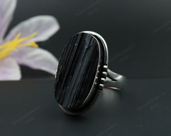 Roher schwarzer Turmalin-Ring, handgefertigter Edelstein-Ring, Turmalin-Ring, schwarzer Turmalin-Ring, versilberter Ring, Geschenk für Sie