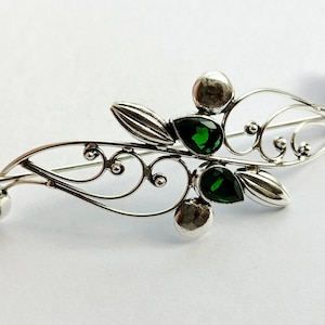 Prachtige Faceted Green Emerald Sterling verzilverde barrette Celtic Viking Knot Haar Clip Voor Haar, Gift item voor haar, Vrouwen Haar Sieraden