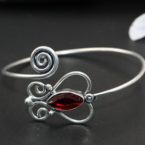 Garnet Stone Adjustable Wired Band Bangle\Silver Plated Garnet Bangle\Anniversary Gift For Her\Women&#39;s Bangle