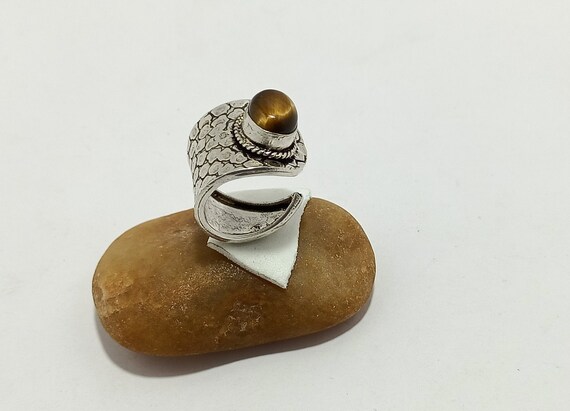 Bellissimo anello placcato argento fatto a mano con pietra occhio di tigre - Italia Bellissimo anello placcato argento fatto a mano con pietra occhio di tigre - Italia