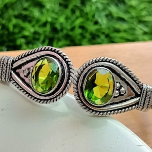Pulsera de peridoto \ Pulsera de peridoto hecha a mano chapada en plata de ley \ Pulsera de mujer \ Pulsera de peridoto \ Regalo de aniversario para mujer