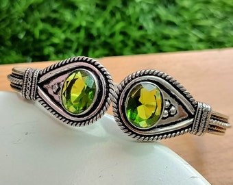 Pulseira peridot \ pulseira peridot banhada a prata esterlina artesanal \ pulseira feminina \ pulseira charme peridot \ presente de aniversário para mulheres
