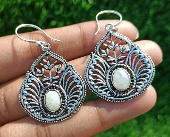 Orecchini Boho in argento 925 placcato con pietra di luna, orecchini pendenti da donna, orecchini fatti a mano, gioielli con pietra di luna arcobaleno, articolo da regalo - Italia
