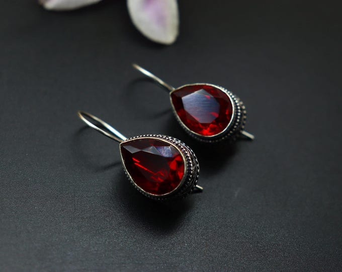 Pear Shape Vintage designer Garnet Earrings\Garnet Unique Earrings\Gift for Love\Women's Earrings\Handmade Jewelry\Vintage Jewelry