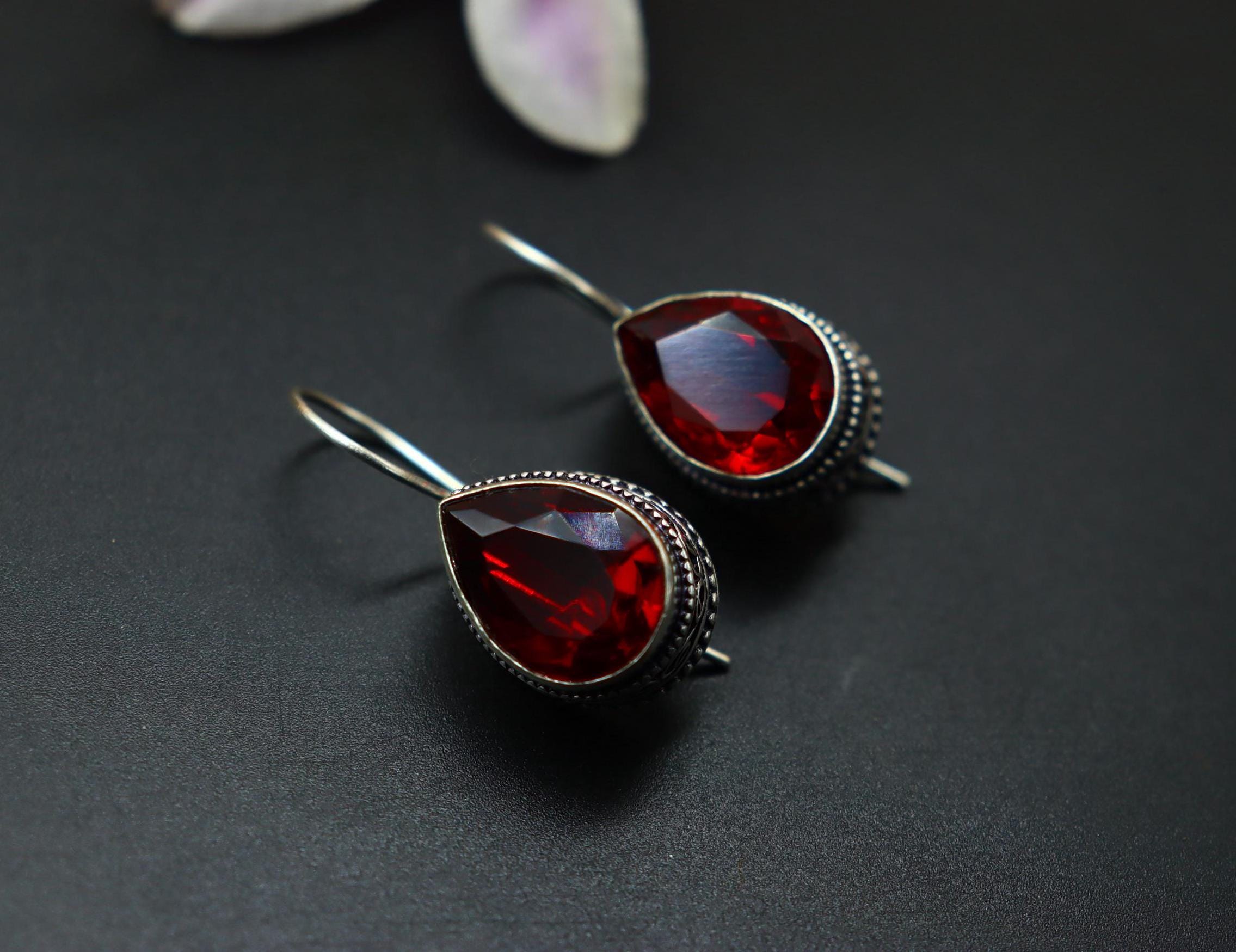 Orecchini A Perno In Argento 925 Con Granato Rosso Naturale A Forma Di Fiore, Rodiati, Ipoallergenici, Grandezza Media