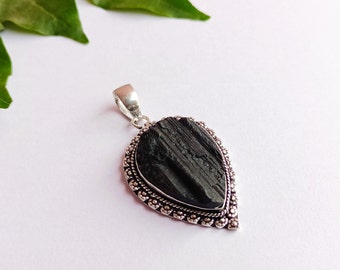 Raw black tourmaline pendant\Black tourmaline pendant necklace\Pendant for women\Unique gifts\Pendant necklace