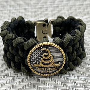 Don&#39;t Tread On Me Paracord Bracelet: Gadsden Emblem, Custom Fit