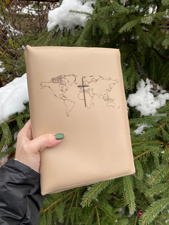 Leather bible cover with zipper/ Personalized bible / Christmas gifts