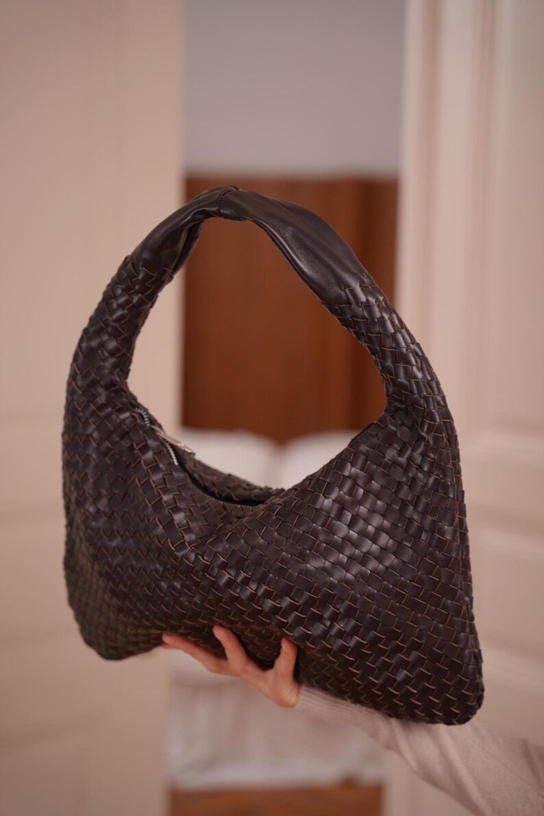 magnets bag,
woven leather purse,
leather tote bag,
hobo hand bag,
leather slouchy bag,
casual leather bag,
everyday bag,
genuine leather bag,
anniversary gift,
chocolate brown bag,
shoulder bag,
school handbag,
birthday gift,