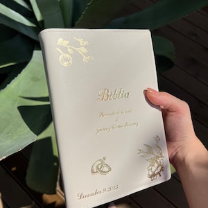 Funda de Biblia de cuero personalizada, regalo de boda para un amigo, funda de Biblia de tamaño personalizado