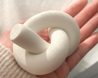 White round clay knot home decor paperweight
