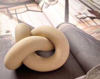 Mugen Musubi Beige clay knot home decor ornament