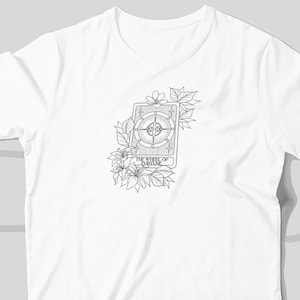 Camiseta bordada con la carta del Tarot "La Rueda de la Fortuna" — Diseño místico y simbólico