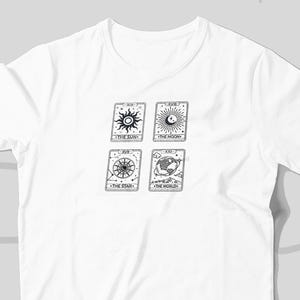 Die Sonne, der Mond, der Stern, die Welt Tarot besticktes T-Shirt, himmlische Tarot-Karte T-Shirt, mystisches Boho Shirt, okkultes Kleid, spirituell