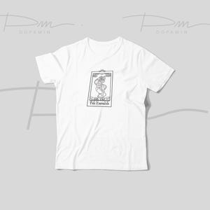 Camiseta bordada con la carta del Tarot "La Emperatriz": diseño místico y único