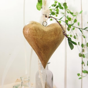 Heart hanger Miriam: heart, wood, cozy, door decoration, window decoration, pendant, artificial plants, spring, wooden decoration, gift, Mother&#39;s Day